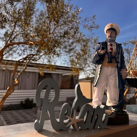 Kamp Marty House Drage